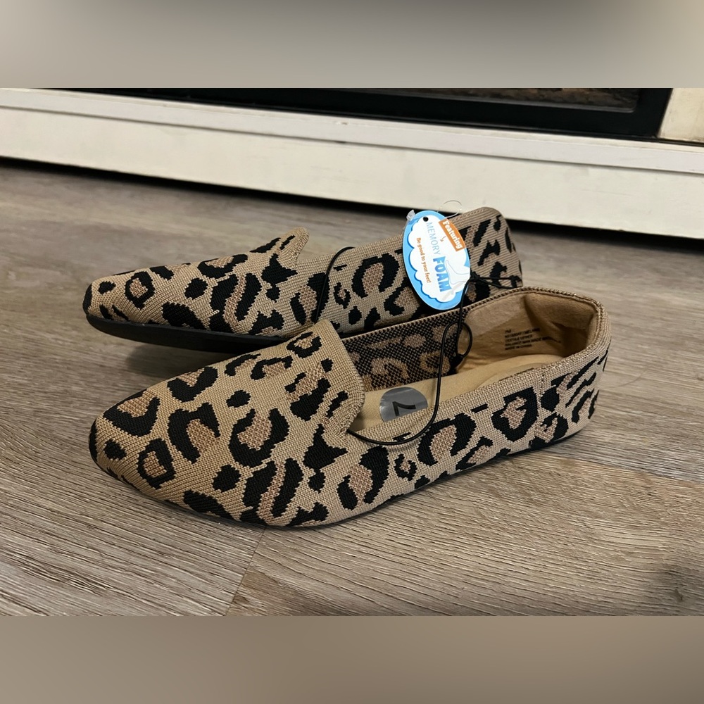 Seychelles Tan and Black Leopard flats